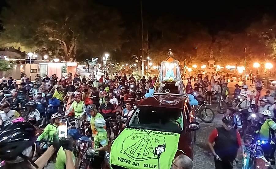 Arribo y bendición de los biciperegrinos