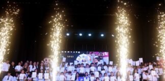 Se entregó más de 200 certificados de la Universidad de Cambridge a alumnos y docentes municipales