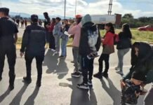 Vecinos cortaron avenida Chelemín por demoras en el plan de autoconstrucción