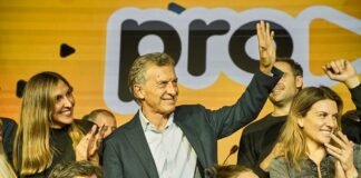 Dirigentes catamarqueños en el encuentro nacional del PRO junto a Macri