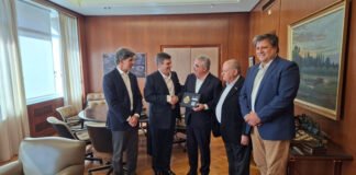 El Gobernador se reunió con autoridades Automóvil Club Argentino para dialogar sobre el Gran Premio Argentino Histórico