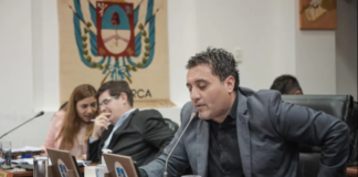 Polémica por el estacionamiento en el Poncho: Francisco Sosa defendió a cuidacoches y trabajadores informales