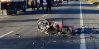 UN MOTOCICLISTA DE 30 AÑOS MURIÓ AL CHOCAR CONTRA UN CAMIÓN