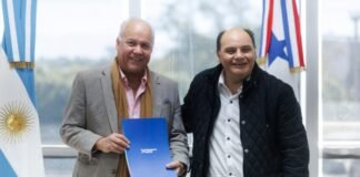 El intendente Gustavo Saadi declaró visitante ilustre al embajador de Panamá en Argentina