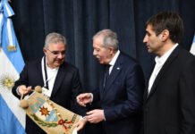 Raúl destacó el rol productivo del interior del país en el Primer Foro de Economías Regionales