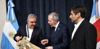 Raúl destacó el rol productivo del interior del país en el Primer Foro de Economías Regionales
