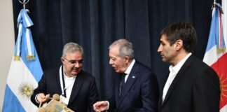 Raúl Jalil destacó el rol productivo del interior del país en el Primer Foro de Economías Regionales