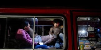 Siguen las tareas de rescate en Venezuela tras los terremotos: hay 188 muertos y 1.520 heridos