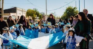 Tapso celebró su Bicentenario con un acto y colorido desfile institucional