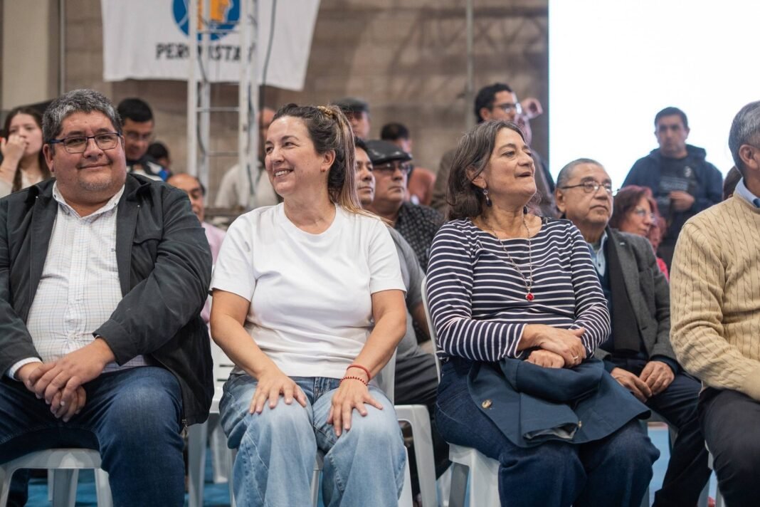 Valle Viejo: Corpacci encabezó el lanzamiento de “La Colmena” de Susana Zenteno