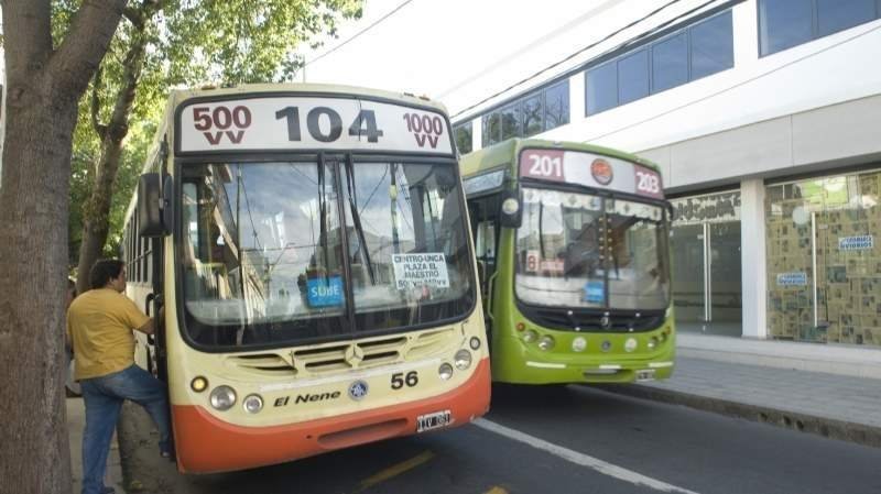 A horas del Poncho, la UTA anunció un paro de colectivos para este jueves y viernes