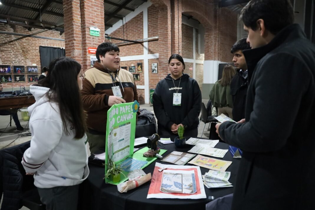 Aprender a Emprender: estudiantes presentaron proyectos ante potenciales inversores