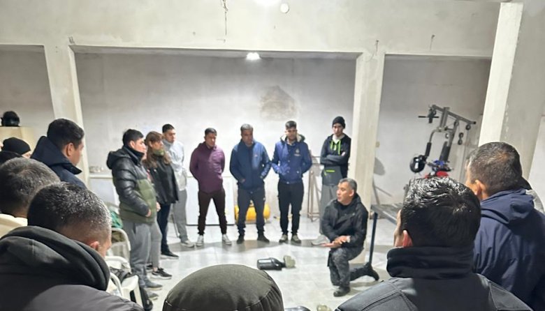 Efectivos policiales participaron de una capacitación sobre primeros auxilios y técnicas de atención primaria en La Paz