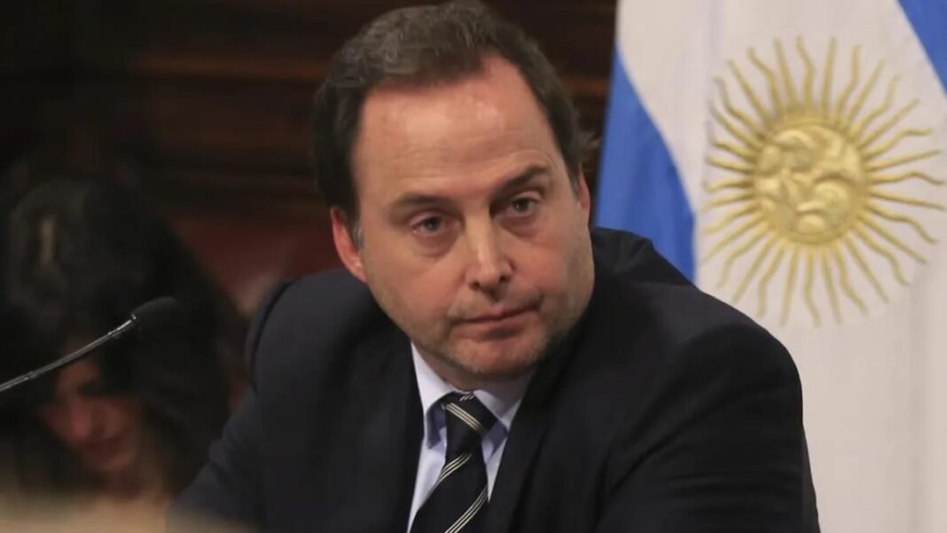 EL DEFENSOR DEL PUEBLO DALMACIO MERA, ABANDONÓ SU CARGO PARA VIAJAR AL MUNDIAL?