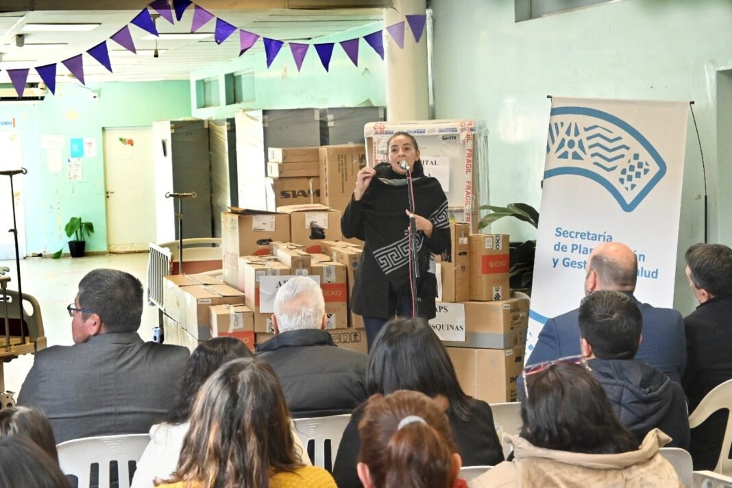 Fortalecimiento de centros de salud a través de la entrega de equipamiento