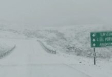 La nieve obligó a cortar el tránsito en la cuesta El Portezuelo y Ruta 2