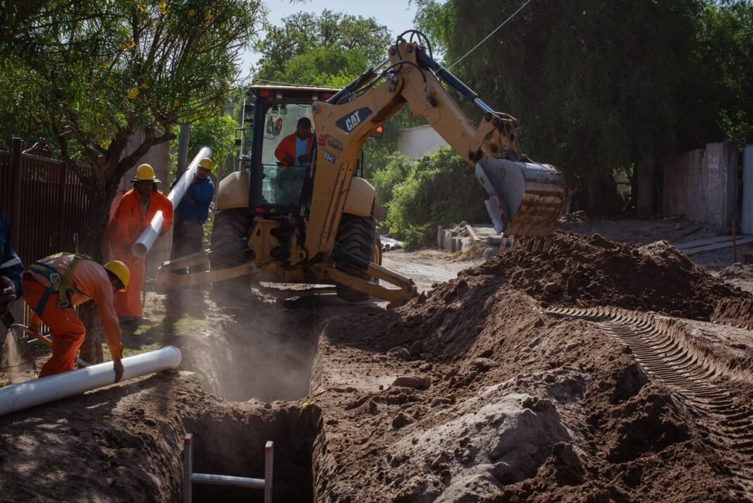 La obra cloacal avanza en Valle Viejo con cinco frentes de trabajo simultáneos