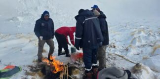 RESCATARON CON VIDA A LOS CUATRO MINEROS