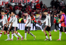 Con muy poco, Independiente Santa Fe se lo empató a River y luego le ganó por penales en el Monumental