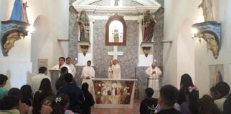 Consagran el altar y dedican el templo de Santa Ana y San Joaquín en Miraflores