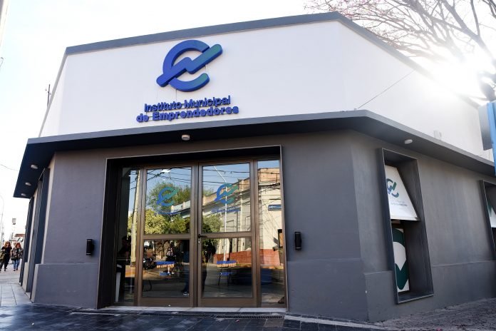 El Instituto Municipal de Emprendedores lanza nuevas capacitaciones y abre el registro productivo en la Capital