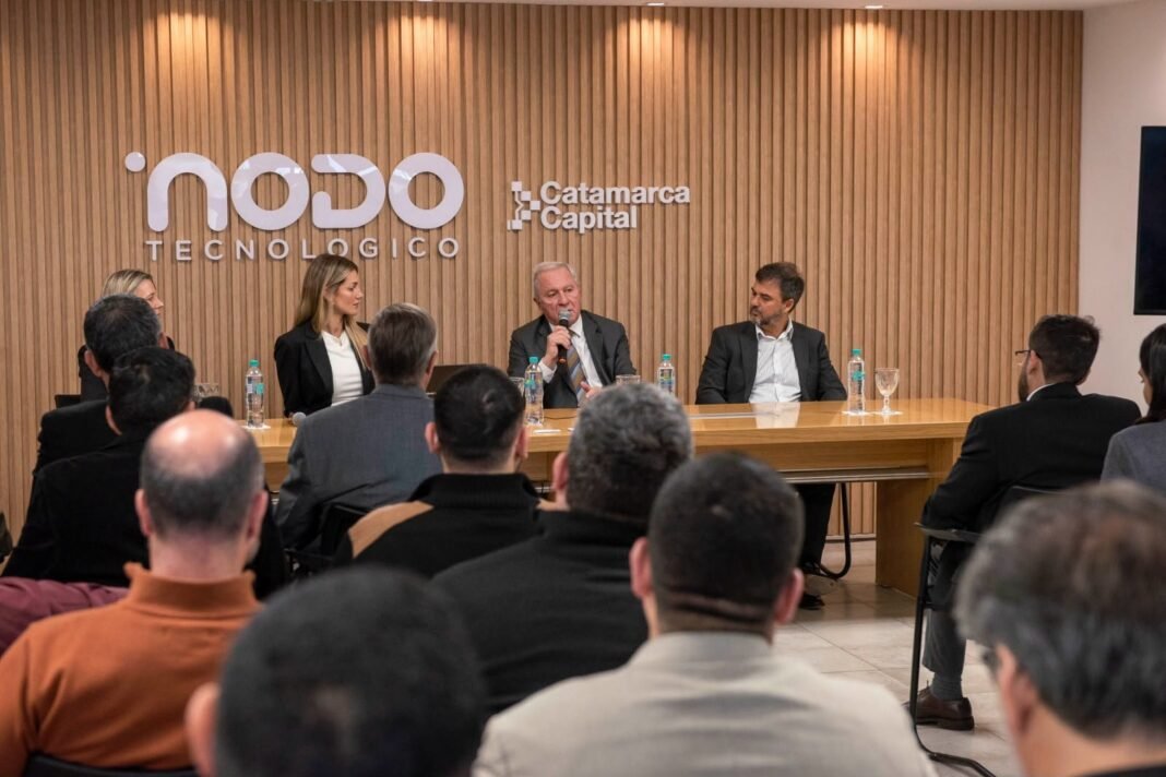El vicegobernador Dusso encabezó la jornada sobre coyuntura económica y mercados en el Nodo Tecnológico