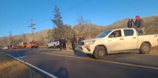 El viento derribó postes y provocó incendios de gran magnitud en El Rodeo