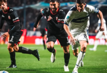 Gimnasia frenó a Barracas Central y trepó a la cima
