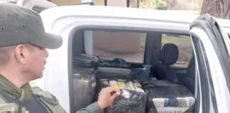 Intentaron evadir a Gendarmería y los sorprendieron con mas de 500 kg de hojas de coca