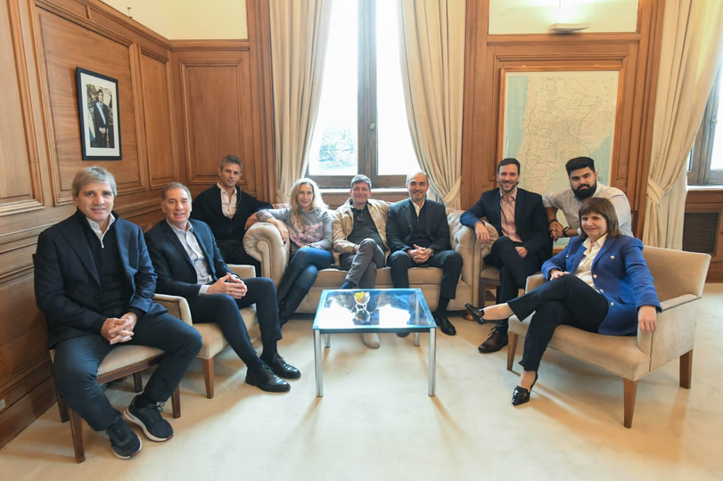 Se vuelve a reunir la mesa política para intentar reordenar su agenda legislativa