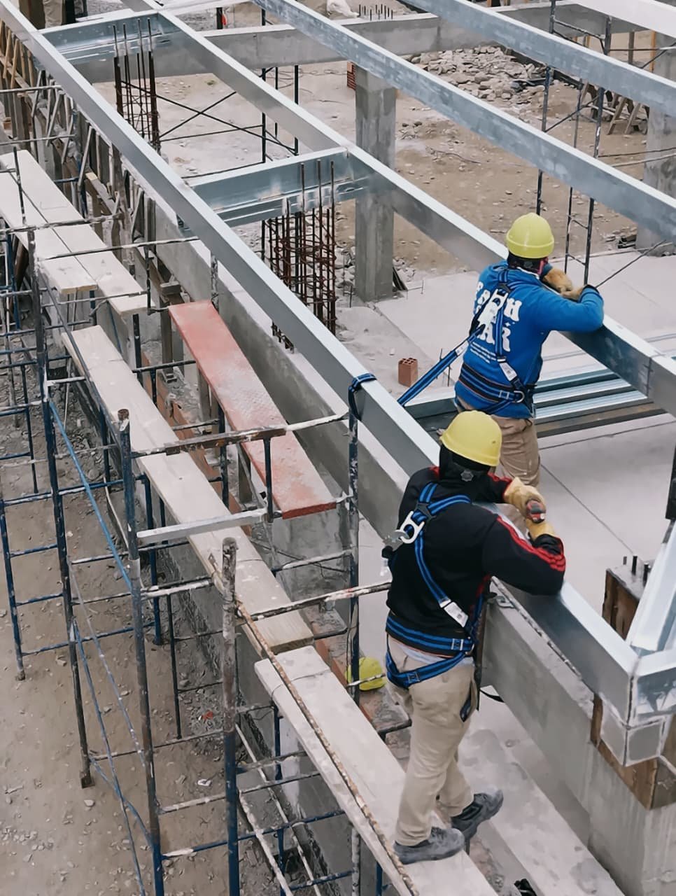 Supervisan la ampliación del Hospital San Juan Bautista al 30% de su avance de obra