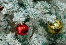 Adiós al árbol verde de Navidad: la tendencia que llega este 2026