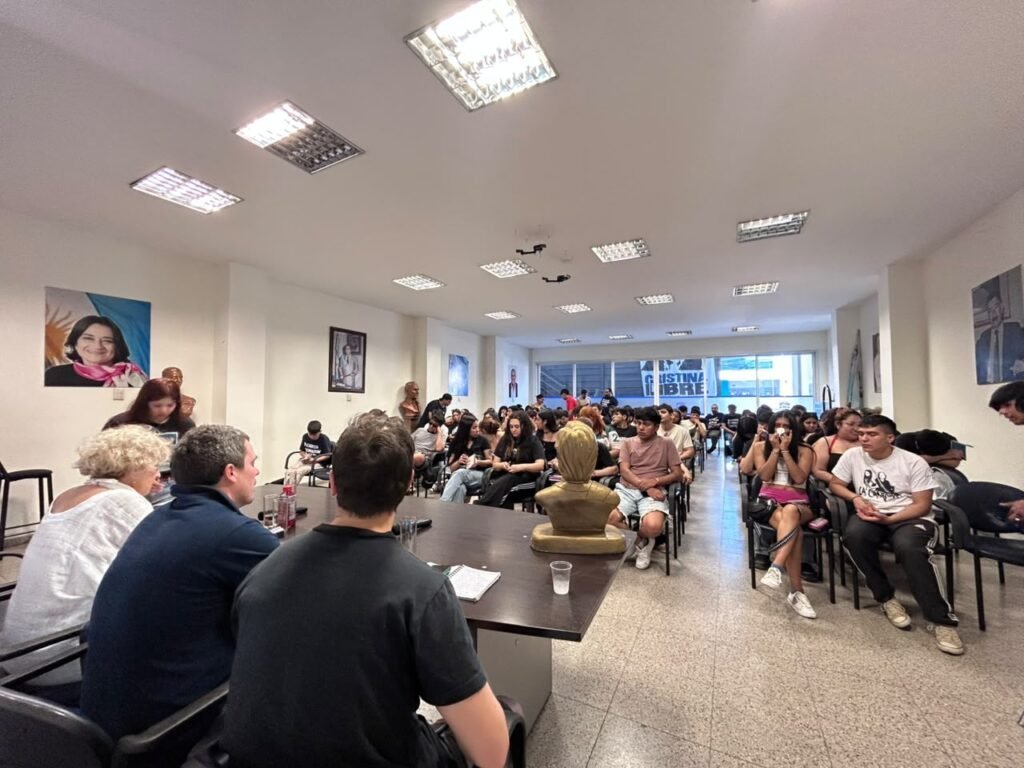Catamarca reunió a un centenar de estudiantes del NOA para debatir el desarrollo regional y reclamar la libertad de Cristina Kirchner