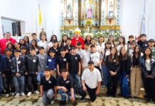El Obispo cerró su visita pastoral a Paclín confirmando en la fe a más de 40 adolescentes