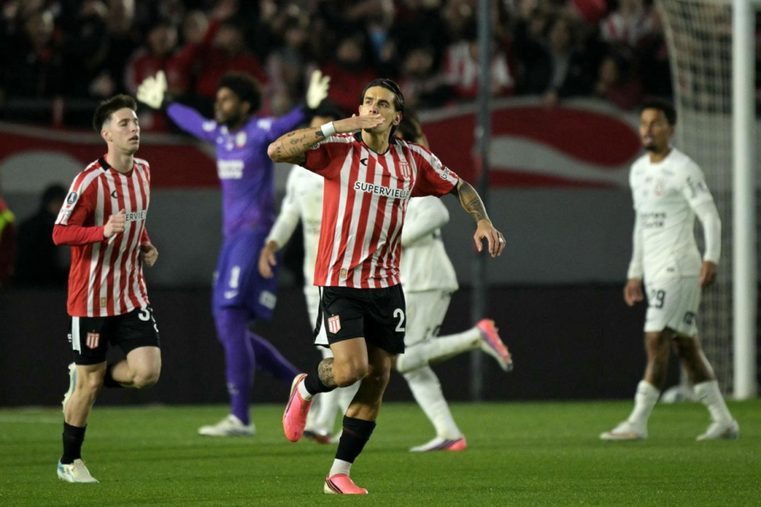 Estudiantes no lo aguantó y Corinthians se llevó un valioso empate de La Plata por la Copa Libertadores