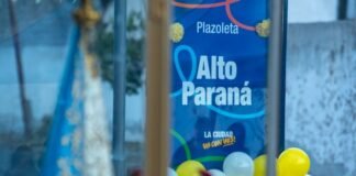 Gustavo puso en valor la plazoleta Alto Paraná y una nueva gruta en el barrio Marcos Avellaneda