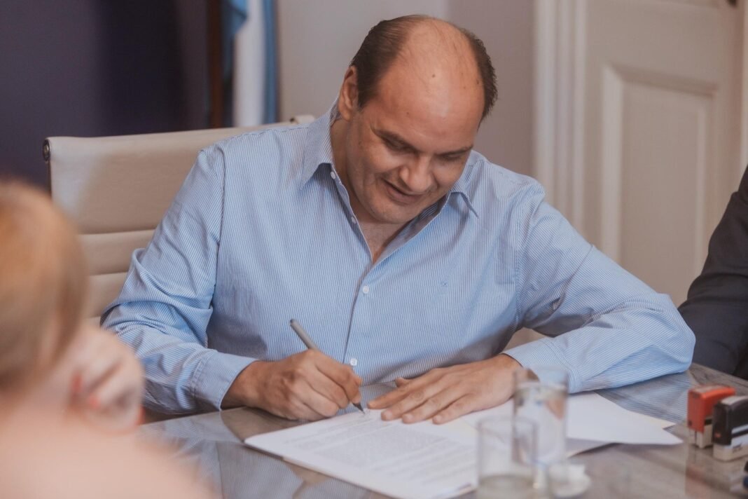 La Capital acordó un aumento salarial del 12% para los trabajadores municipales