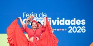 La Capital celebró la 7.ª Feria de las Colectividades con una multitudinaria convocatoria en Parque Adán Quiroga