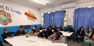 La Escuela Municipal «Gustavo Gabriel Levene» realizó un encuentro con familias sobre los vínculos en la adolescencia