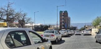 Taxistas y remiseros reclaman mas controles a autos de aplicaciones
