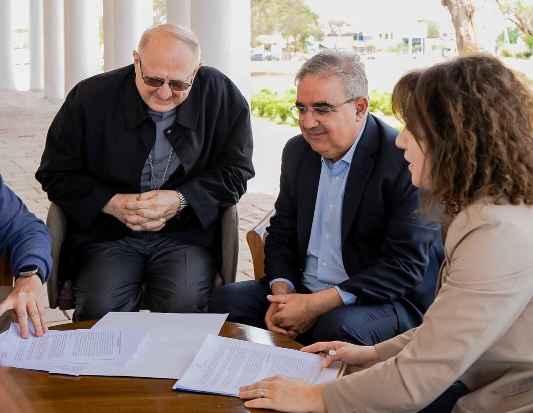 Avanzan las gestiones para crear el Colegio Privado “San Carlo Acutis” en Valle Chico