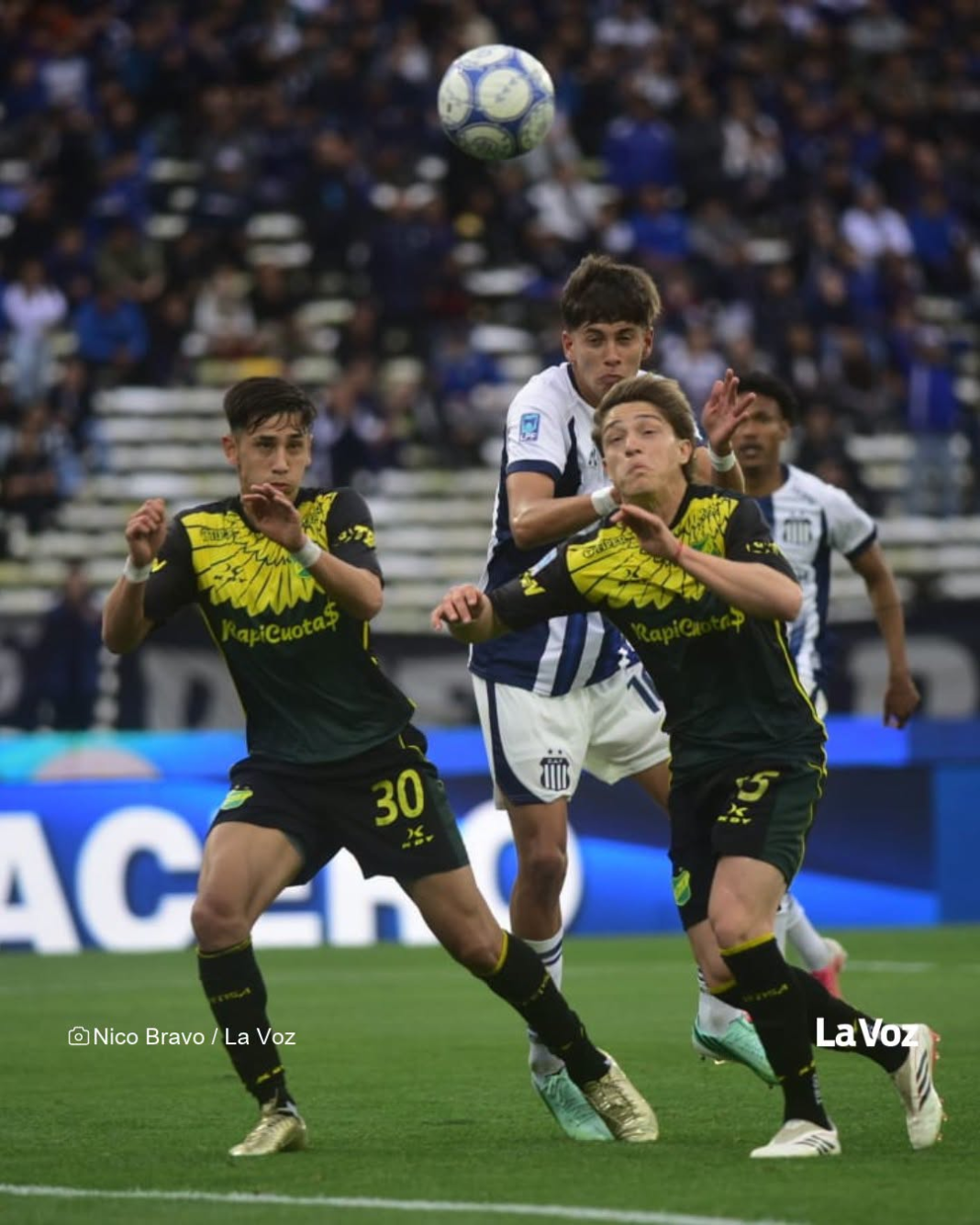 Defensa y Justicia se lo dio vuelta a Talleres en Córdoba y aseguró su pase a los playoffs del Clausura