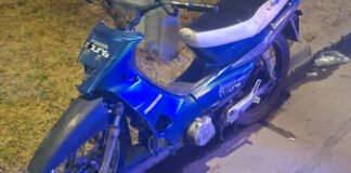Efectivos policiales secuestraron una motocicleta abandonada
