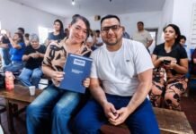 El municipio concretó una nueva entrega de 17 escrituras gratuitas a familias del barrio Altos de Choya