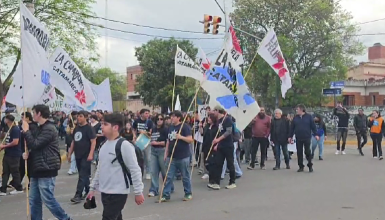 GRAN CONVOCATORIA EN LA MARCHA EN DEFENSA DE LA UNIVERSIDAD PÚBLICA
