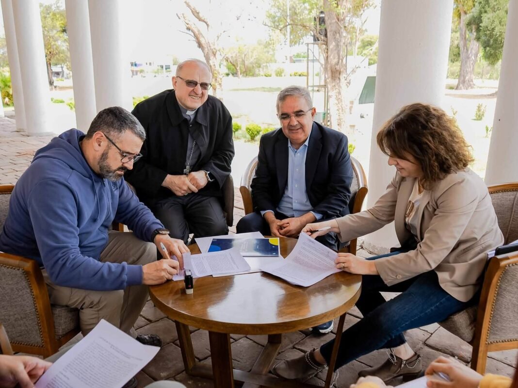 Jalil anunció la creación de un nuevo colegio secundario en Valle Chico