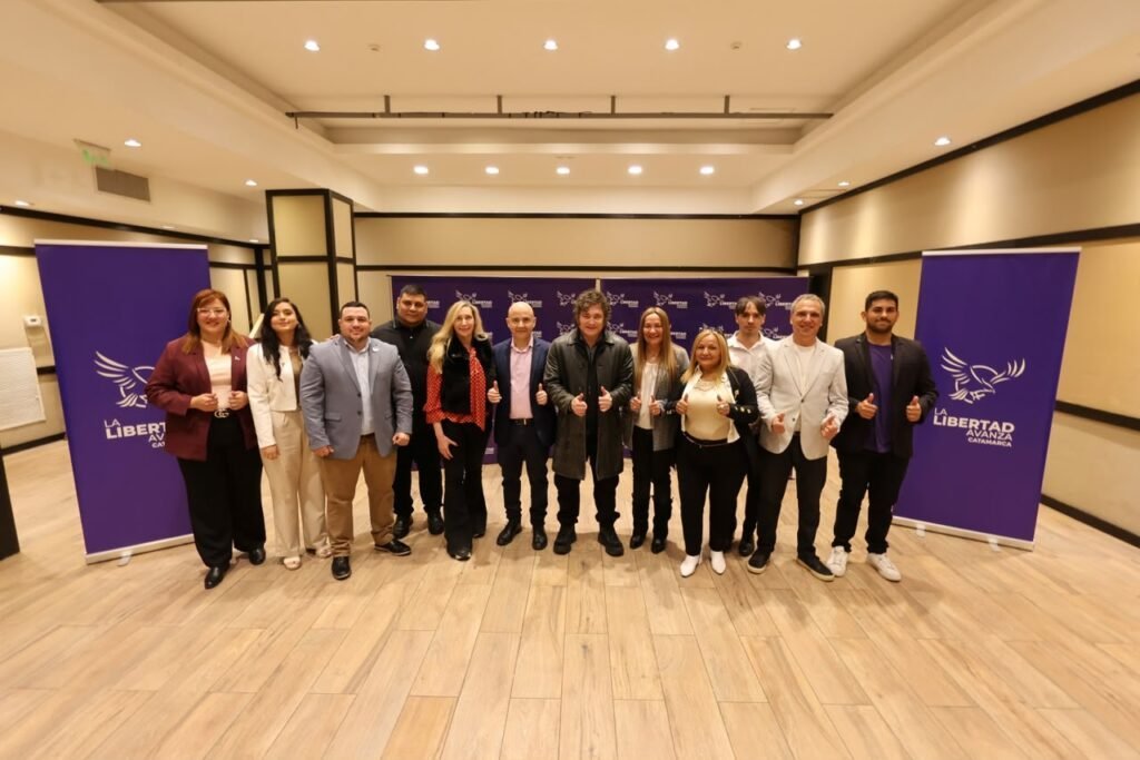 JAVIER MILEI LLEGÓ A CATAMARCA Y SE REUNIÓ CON LA MILITANCIA DE LA LIBERTAD AVANZA