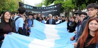La comunidad catamarqueña acompañó masivamente a la UNCA en defensa de la educación pública