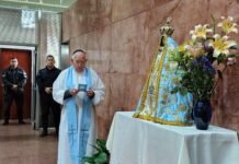 La Madre del Valle visita el Tribunal Oral Federal