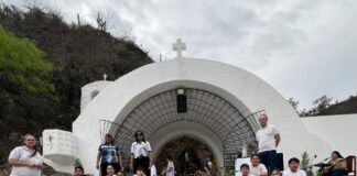 Los niños se unieron en la oración por la paz del mundo